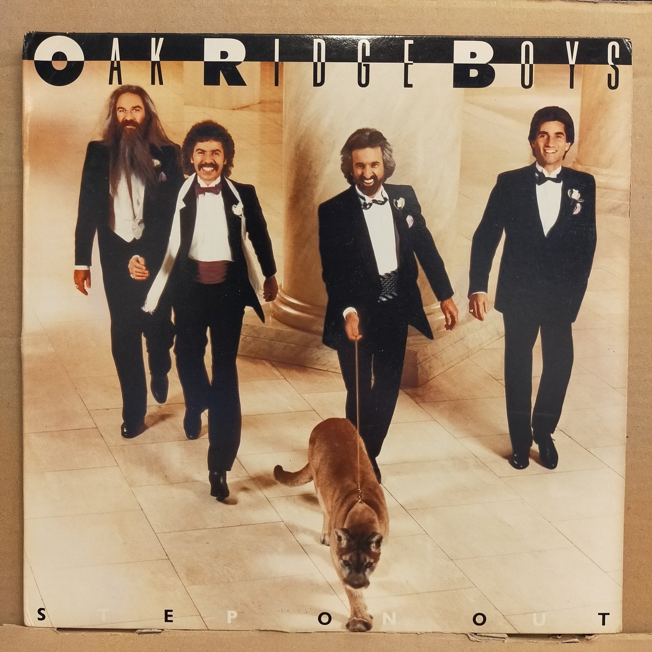 OAK RIDGE BOYS - STEP ON OUT (1985) - LP COUNTRY 2.EL PLAK