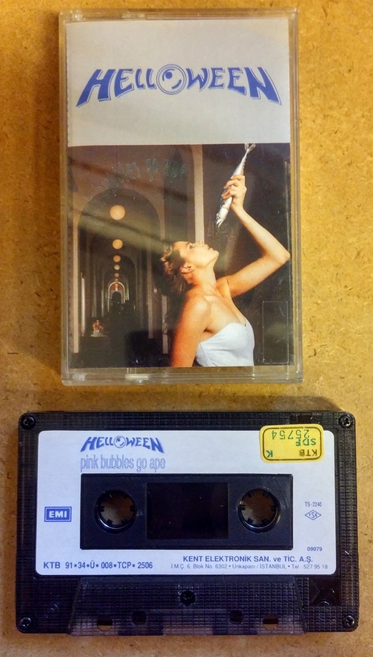 HELLOWEEN - PINK BUBBLES GO APE CASSETTE 1991 PAPER LABEL MADE IN TURKEY ''USED''