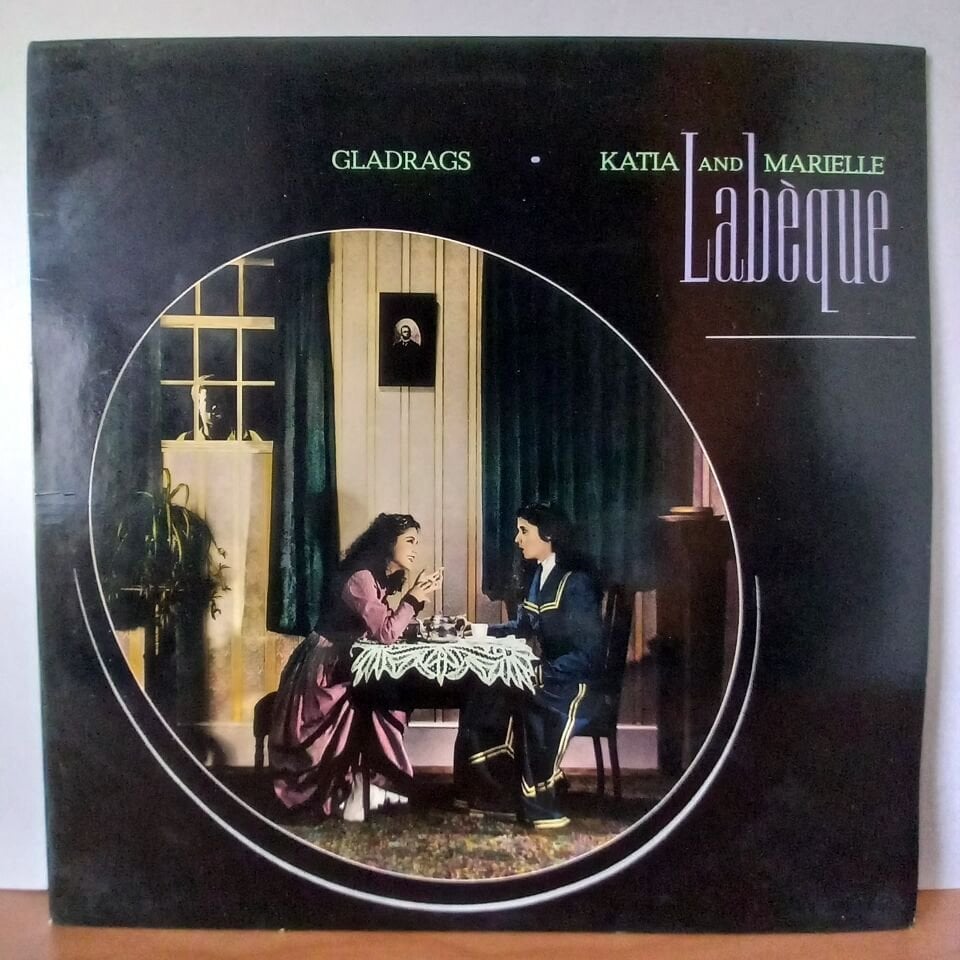 KATIA AND MARIELLE LABEQUE – GLADRAGS (1983) - LP 2.EL PLAK