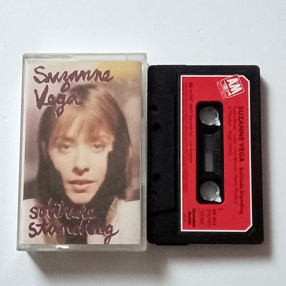 SUZANNE VEGA - SOLITUDE STANDING (1987) - KASET 2.EL MADE IN GERMANY