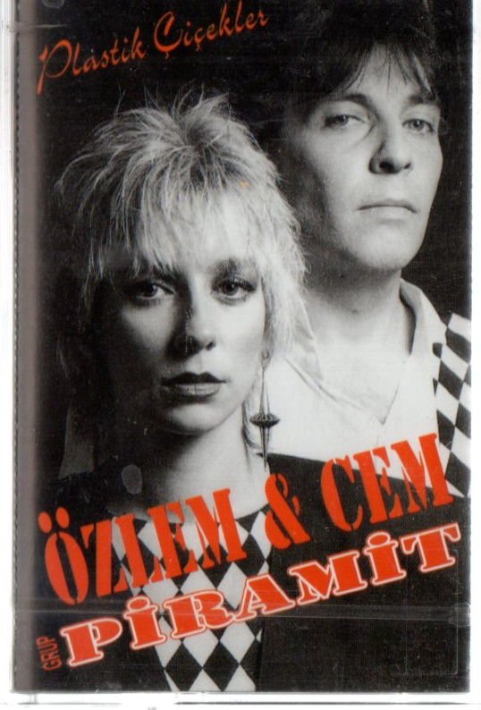 ÖZLEM & CEM / GRUP PİRAMİT - PLASTİK ÇİÇEKLER (1993) - KASET AMBALAJINDA SIFIR