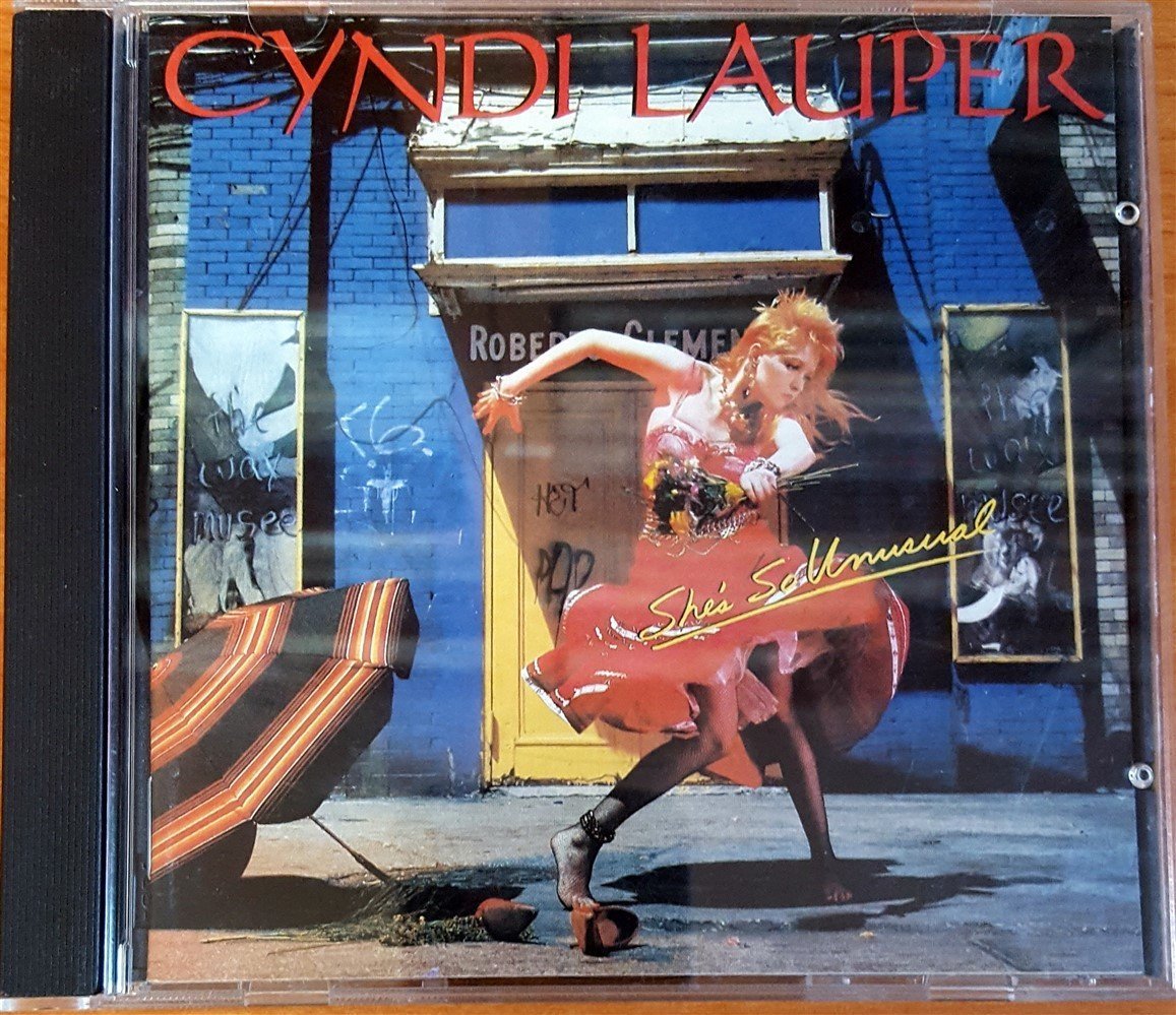 CYNDI LAUPER - SHE'S SO UNUSUAL (1983) CD 2.EL