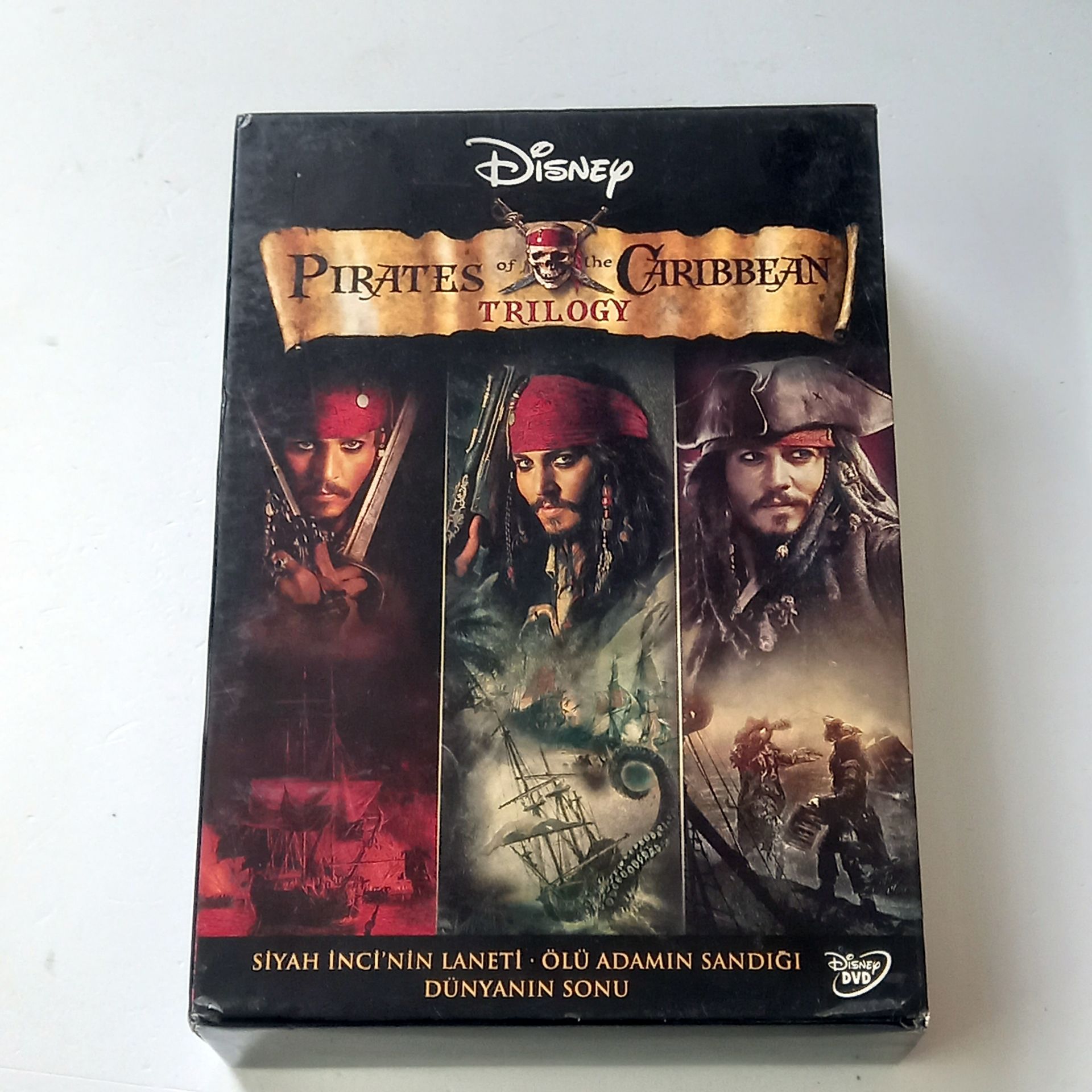 PIRATES OF THE CARIBBEAN TRILOGY - KARAYİP KORSANLARI ÜÇLEMESİ - JOHNNY DEPP - 3xDVD BOX SET 2.EL