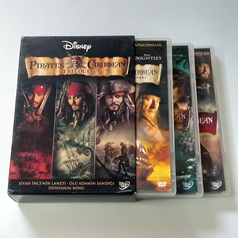 PIRATES OF THE CARIBBEAN TRILOGY - KARAYİP KORSANLARI ÜÇLEMESİ - JOHNNY DEPP - 3xDVD BOX SET 2.EL