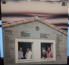 HOLLIES - WHAT GOES AROUND... (1983) - 2.EL PLAK
