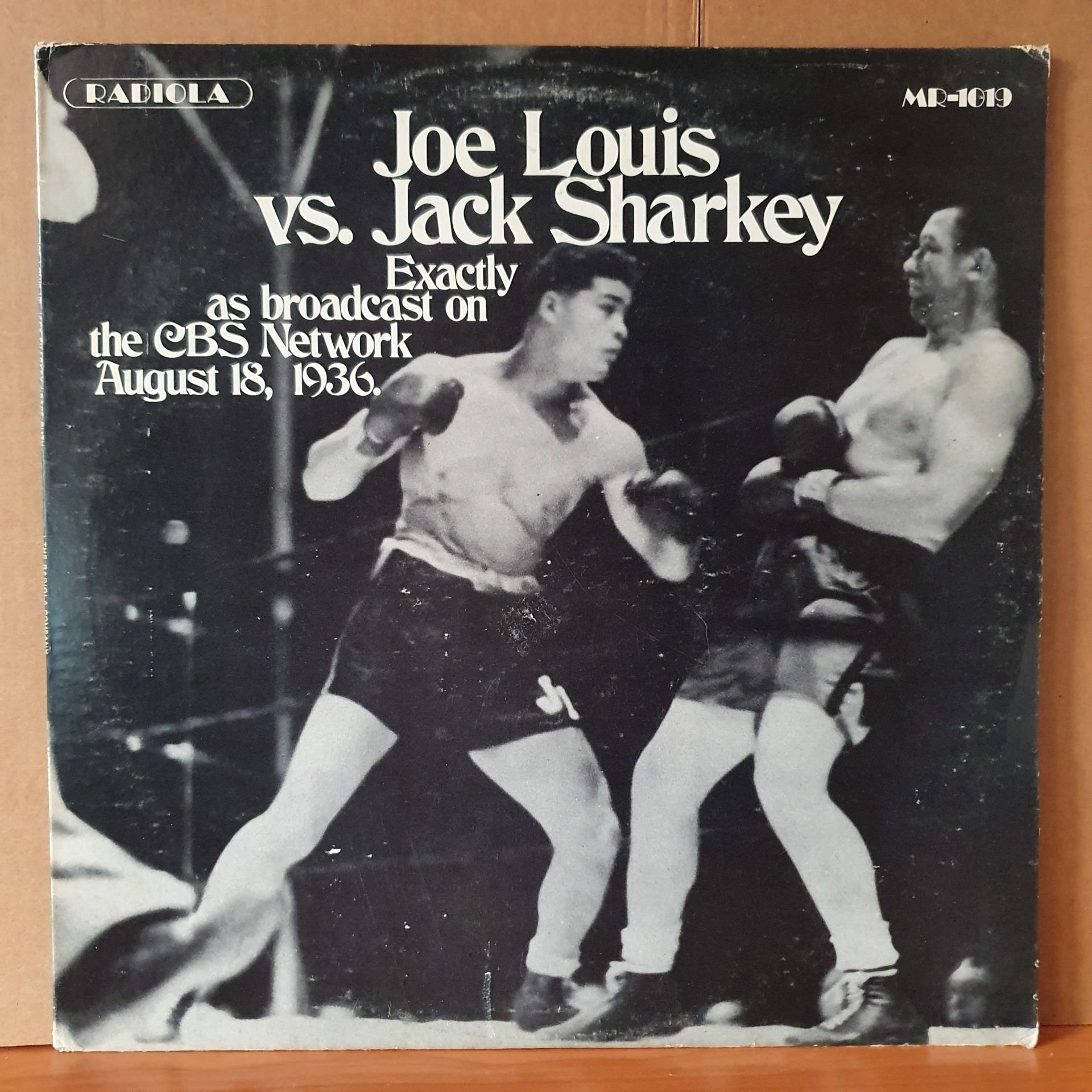 JOE LOUIS VS. JACK SHARKEY / EXACTLY AS BROADCAST ON THE CBS NETWORK AUGUST 18, 1936 - LP 2.EL PLAK