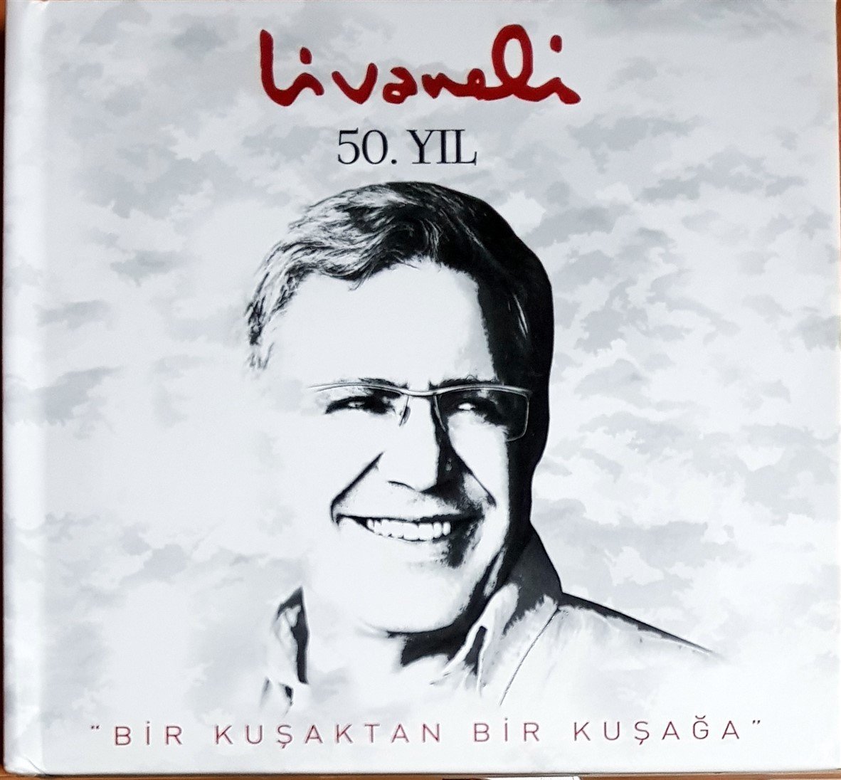 ZÜLFÜ LİVANELİ - 50. YIL / BİR KUŞAKTAN BİR KUŞAĞA / SILA, YENİ TÜRKÜ, SEZEN AKSU, CANDAN ERÇETİN, LİNET, AYNUR, SUAVİ, ONUR AKIN, CEYLAN ERTEM, KUBAT (2016) 3CD 2.EL