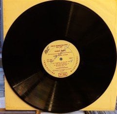 AHMED ADNAN SAYGUN: YUNUS EMRE ORATORYOSU, LEOPOLD STOKOWSKI, SINIRLI ÖZEL BASKI SAYGUN İMZALI- PLAK 2.EL