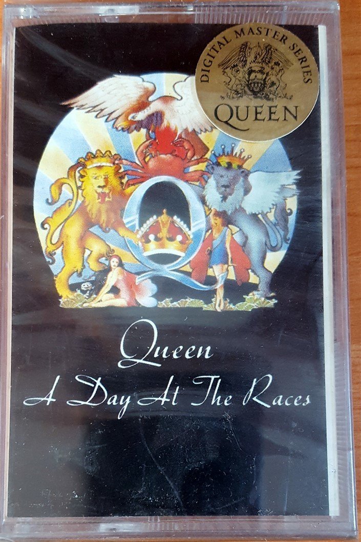 QUEEN - A DAY AT THE RACES CASSETTE MADE IN HOLLAND ''NEW''