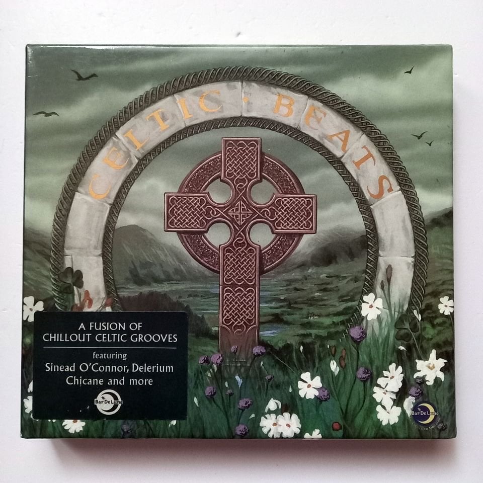CELTIC BEATS / A FUSION OF CHILLOUT CELTIC GROOVES / SINEAD O'CONNOR, CHICANE, BANCO DE GAIA, CELTIC SOUND SYSTEM, JAH WOBBLE, SARAH MCLACHLAN (2002) - 2CD 2.EL
