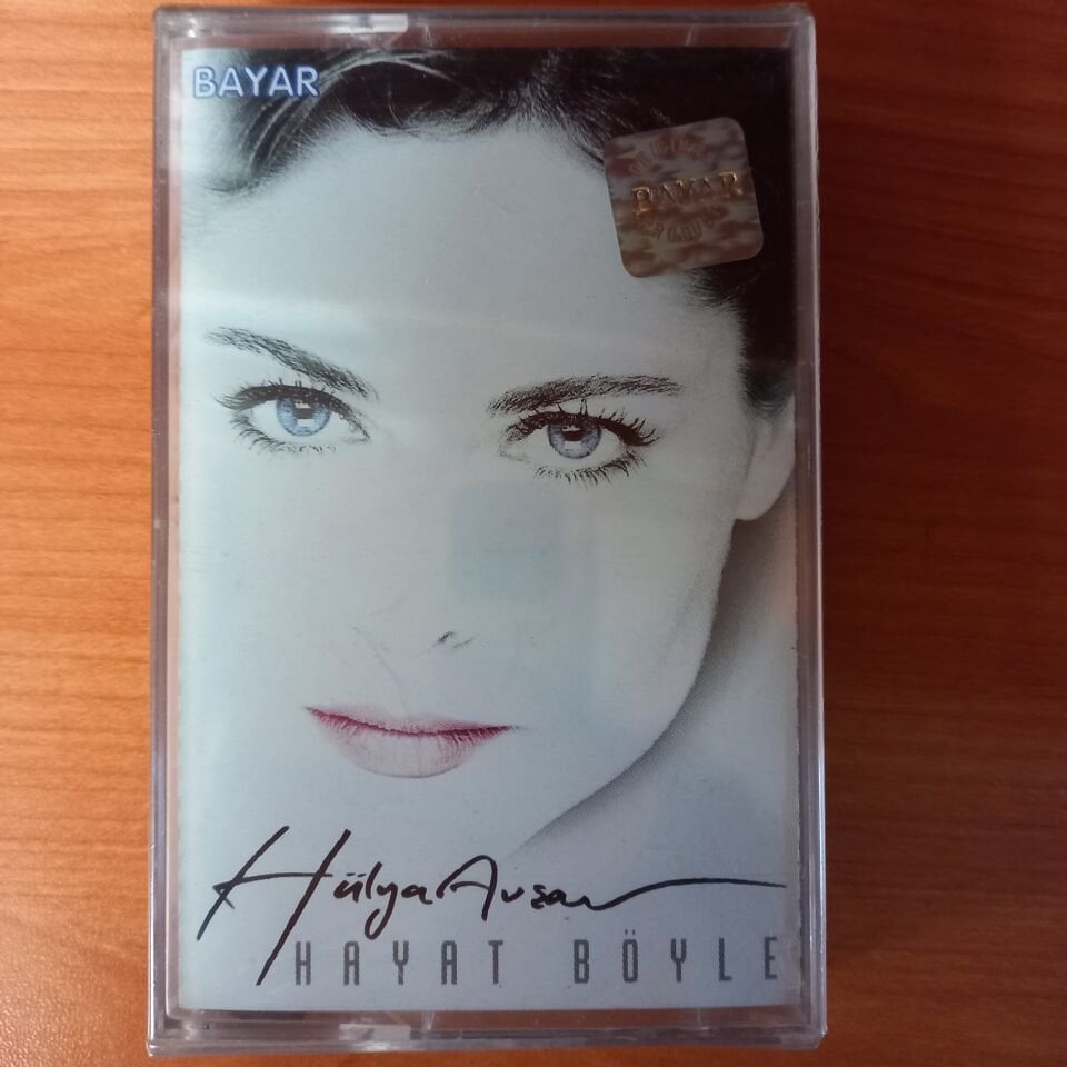 HÜLYA AVŞAR - HAYAT BÖYLE (1998) - KASET SIFIR