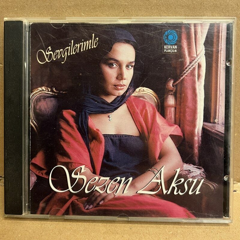 SEZEN AKSU - SEVGİLERİMLE (1980) CD 1994 BASKI 2.EL