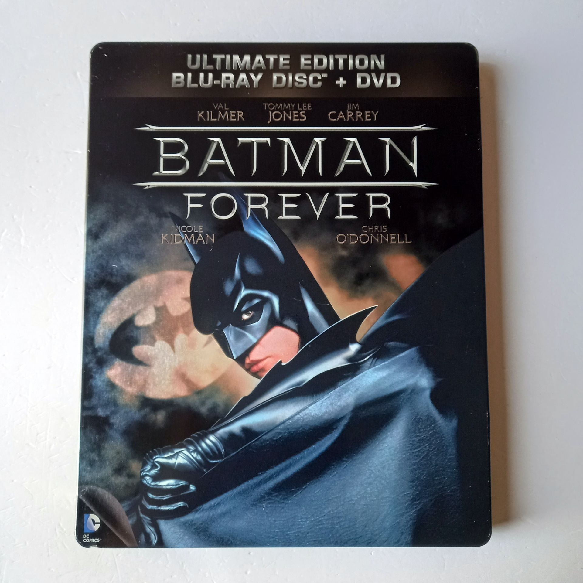BATMAN FOREVER - VAL KILMER, TOMMY LEE JONES, JIM CAREY - YÖN.: JOEL SCHUMACHER - BLU-RAY  + DVD STEELBOOK METAL KUTU 2.EL TÜRKÇE ALTYAZI YOKTUR
