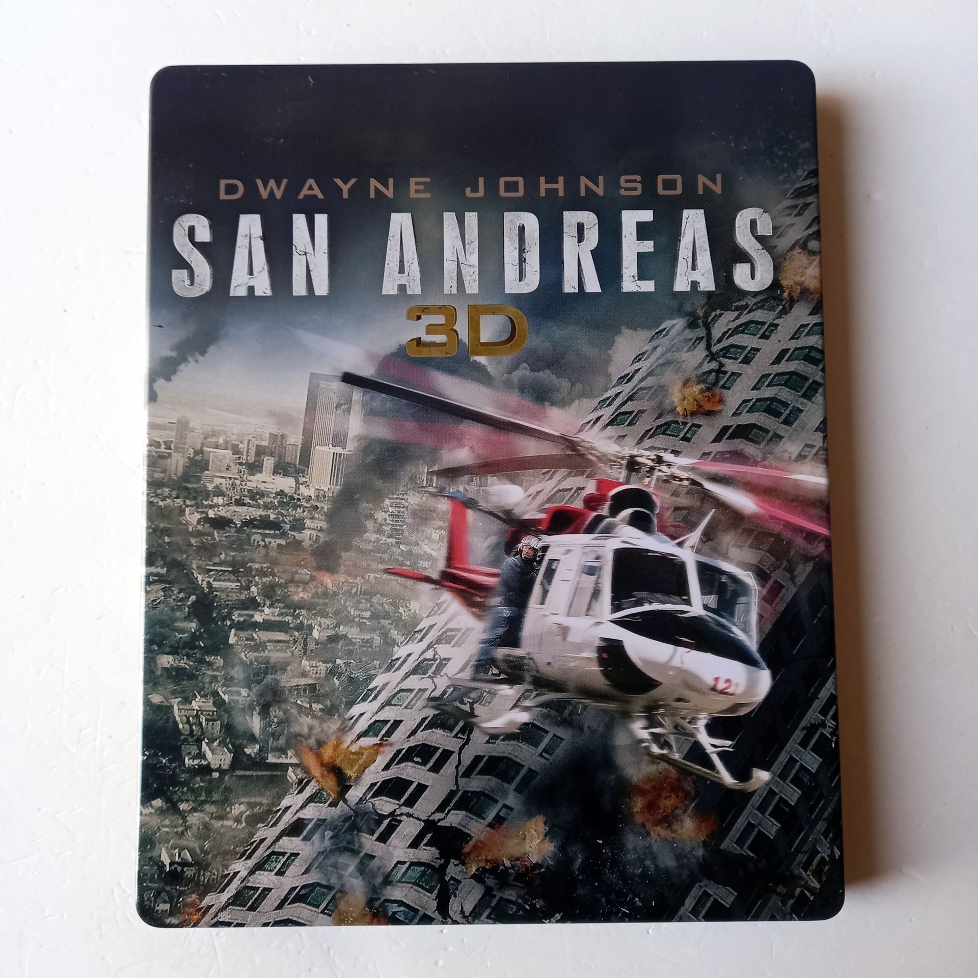 SAN ANDREAS 3D - DWAYNE JOHNSON, CARLA GUGINO - YÖN.: BRAD PEYTON - 2BLU-RAY  STEELBOOK METAL KUTU 2.EL