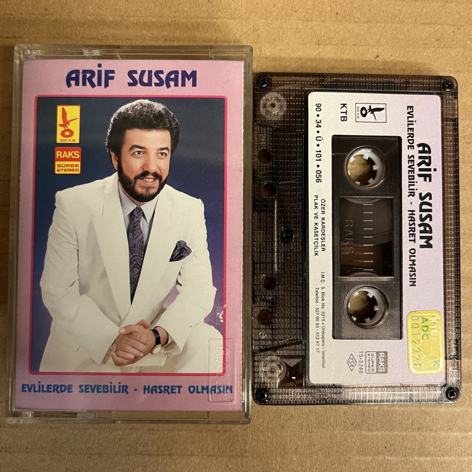 ARİF SUSAM - EVLİLERDE SEVEBİLİR / HASRET OLMASIN (1990) - KASET 2.EL