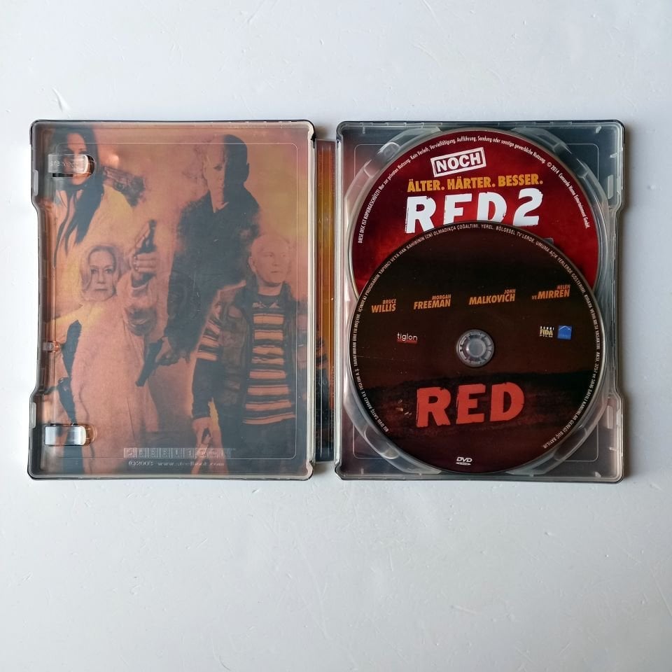 RED / RED 2 - BRUCE WILLIS, MORGAN FREEMAN, JOHN MALKOVICH, HELEN MIRREN - YÖN.: ROBERT SCWENTKE / DEAN PARISOT - 2BLU-RAY + 2DVD STEELBOOK METAL KUTU 2.EL