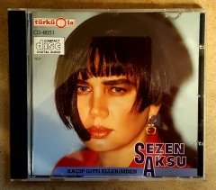 SEZEN AKSU - KAÇIP GİTTİ ELLERİMDEN (1990) - CD COMPILATION TÜRKÜOLA ALMANYA BASKI 2.EL