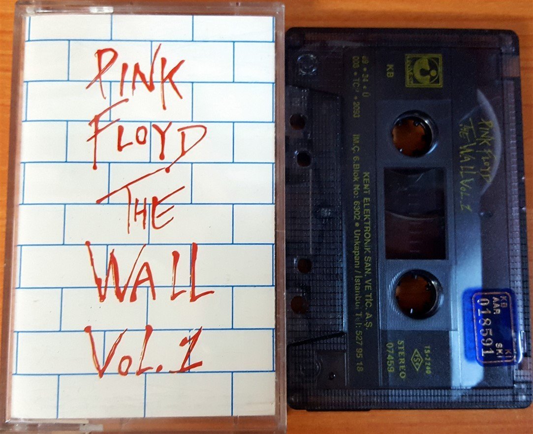 PINK FLOYD - THE WALL VOL 1 CASSETTE MADE IN TURKEY ''USED''