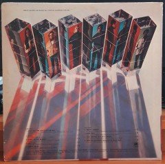 SERGIO MENDES & BRASIL '66 - CRYSTAL ILLUSIONS - PLAK 2.EL