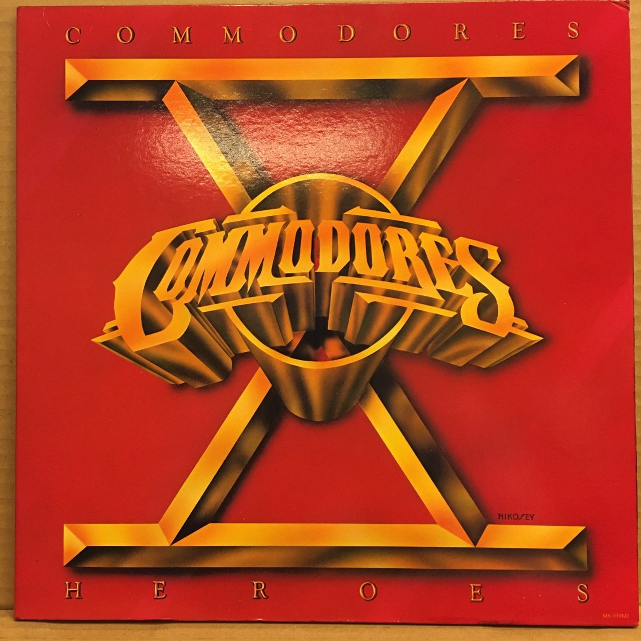 COMMODORES - HEROES (1980) 2.EL PLAK